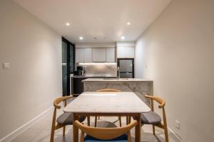 Luxury 2 or 3BR Apartment in Dist 1, Pool and airport pickup