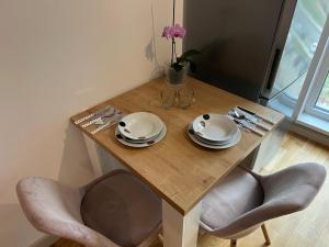 Airport FlyHub Chic Apartment