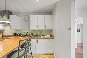 Modern Flat on The Hoe w Private Parking