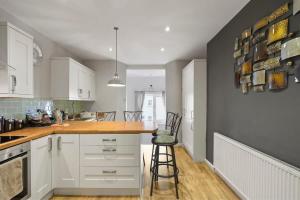 Modern Flat on The Hoe w Private Parking