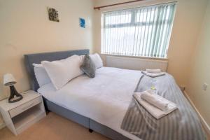 Pass the Keys Stylish 3 bedroom home with free parking