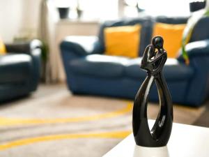 Spacious Cardiff Bay Apartment - Pass the Keys