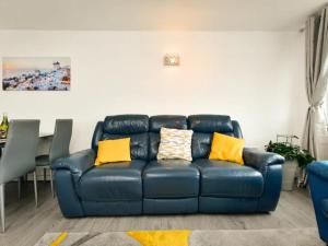 Spacious Cardiff Bay Apartment - Pass the Keys