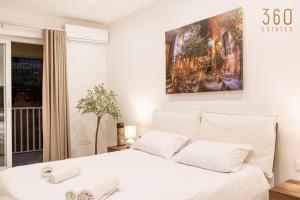 Spacious 3BR designer home just off the promenade by 360 Estates