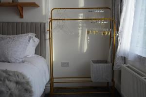 Modern spacious 6 bed in Central Plymouth with Parking