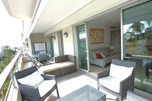 Fully equipped apartment with large terrace lounge area
