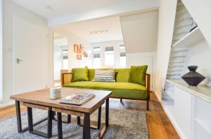 Split Level Studio at West Hampstead by Concept Apartments