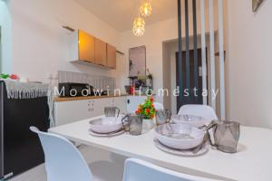 Comfy Studio Room by Moowin