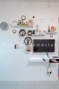 Comfy Studio Room by Moowin