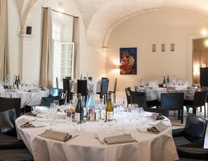 Hotels Hotel Cloitre Saint Louis Avignon : photos des chambres