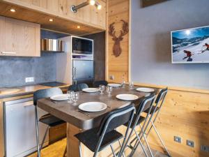 Appartement cosy rénové à Val Thorens - 4 personnes, balcon, proche pistes et commerces - FR-1-637-79