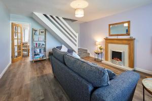 Host & Stay - Station View