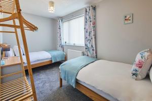 Host & Stay - Station View