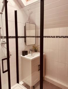 Cotswolds Lakeside Lodge - Nesbitts Nest