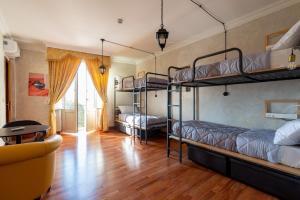 Quadruple Room with Private Bathroom