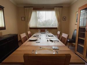 1930s 3Bed House in Quiet Village w Large Garden