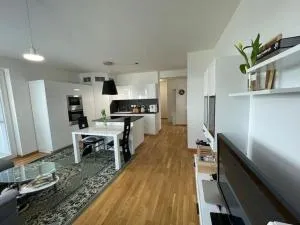 Trojizbový byt vzdialený 800 m od X bionic Shere s dvoma kúpeľňami - Dunakiliti