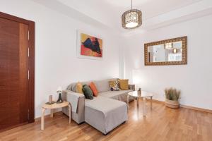 Piscina, patio privado y aparcamiento