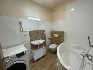 Dvojizbový byt vzdialený 800 m od X Bionic Sphere s dvoma kúpeľňami