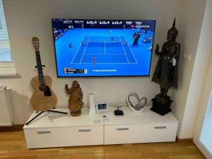 Dvojizbový byt vzdialený 800 m od X Bionic Sphere s dvoma kúpeľňami