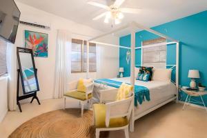 Fantastic Island House 1 mile to the beach with heated pool