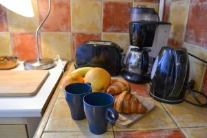 Appartements Le Camarguais - TERRASSE ET PARKING : photos des chambres