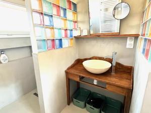 Maisons de vacances Maison du garde barriere - Atypique et chaleureuse : photos des chambres