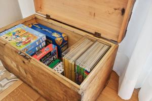 Idylisches Cottage mit Reh