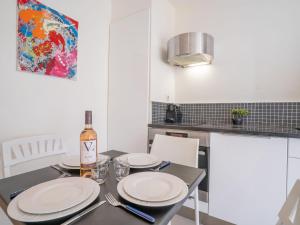 Studio Les Pieds dans leau by Interhome