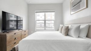 Landing Modern Apartment with Amazing Amenities (ID1802X52)