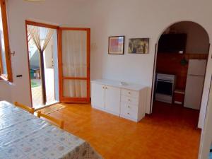 Trilocale con giardino a 100mt dal mare, Marcelii - M144