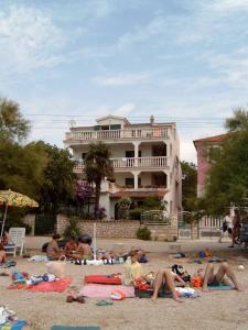 Apartmani Božena Jelušić - Ubytování bez kategorie ve městě Pirovac