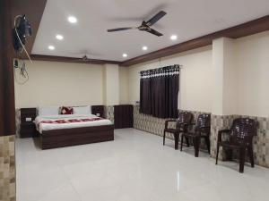 HOTEL DWARKADHEESH