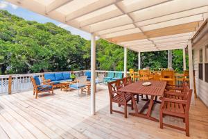 1004 E Arctic Ave. - Blue Flamingo