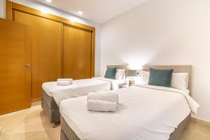 Large 3-Bedroom Nestled in Golf Paradise