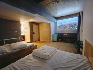 白小美輕旅民宿 市中心 新開幕特惠 可包棟