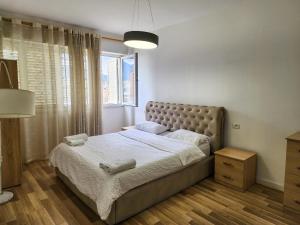 2E Apartment Myslym Shyri