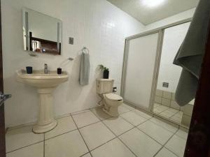 Casa los Mariachis centro