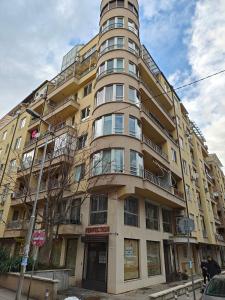 1 Bedroom Natural Condo