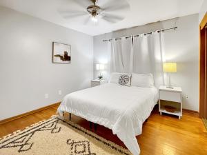Charming Family Friendly 3BR Duplex Close to Drake