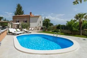 Villa Olden, traditional stone house - 尤尔希奇