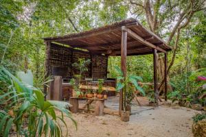 Madre Tierra Eco Habitat