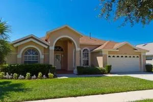 35 - Fabulous 4 Bedroom Villa with South Facing Pool - Clermont