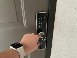 Tranquilo y moderno dpto en buena zona de GDL