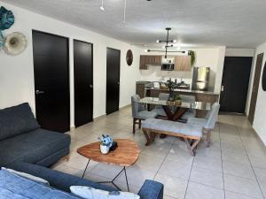 Tranquilo y moderno dpto en buena zona de GDL