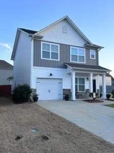 Beautiful new 4 Bdr home- in quite small community - Lexington