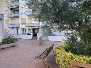 Apartamento en planta baja con piscina, a 600m de playa y centro en LEstartit - ES-323-39