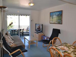 Apartamento acogedor con vista al mar, piscina y acceso directo a la playa en LEstartit - ES-323-36