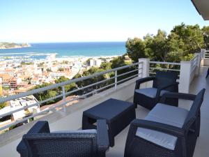 Amplio Apartamento 4 Dormitorios con Vista al Mar - ES-323-59