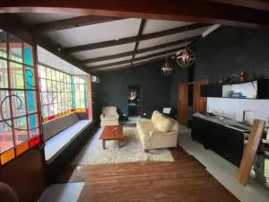 Full moon house - Isla Lucha